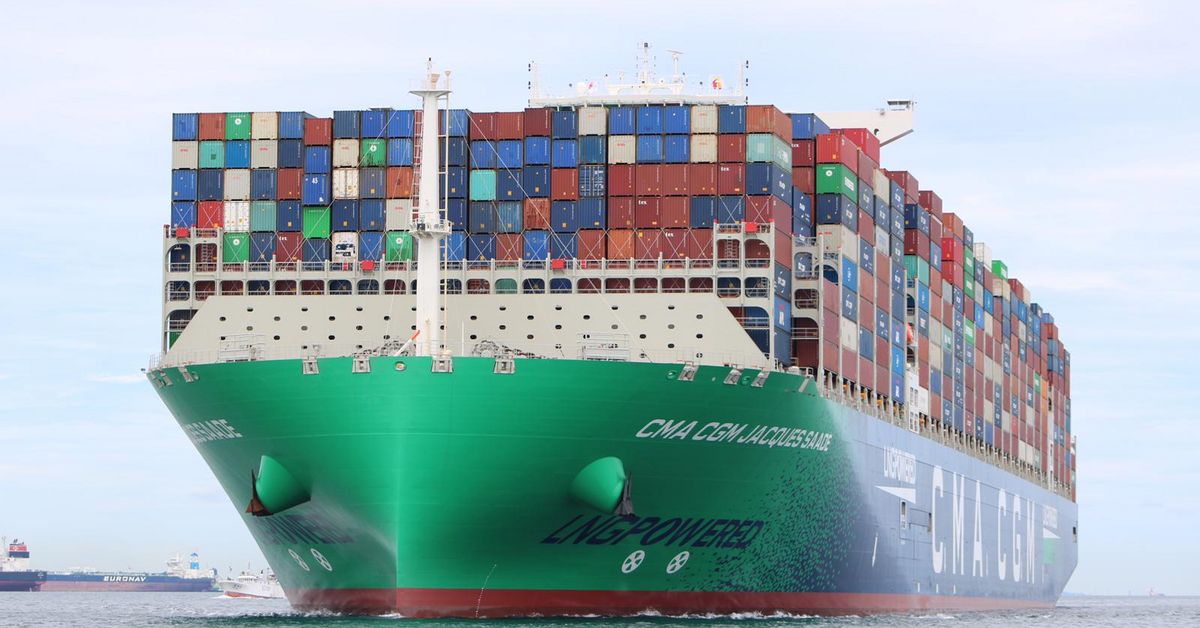 The CMA CGM JACQUES SAADE joins the fleet: the first 23,000 TEU ...